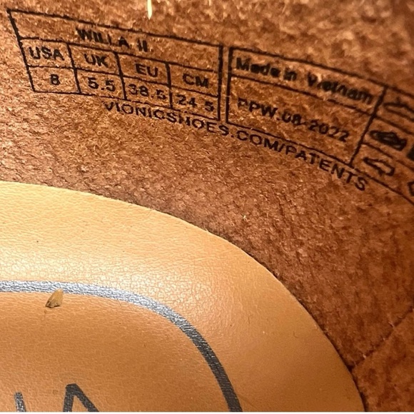 Vionic Willa II - Black Leather Slip-On Design Flats - Picture 5 of 14